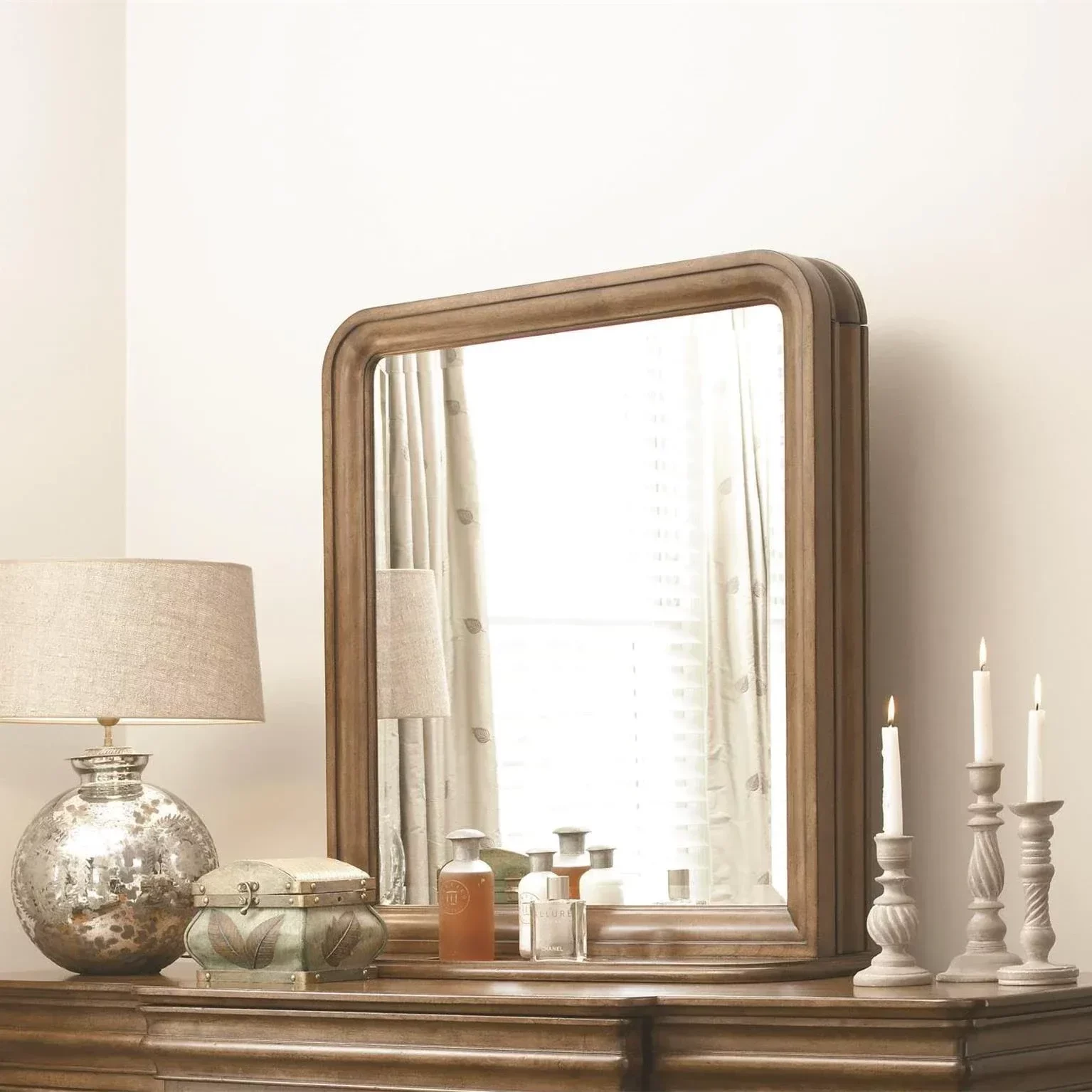 imgi_18_07106M-square imgi_18_07106M-square